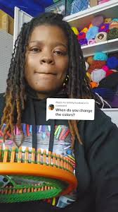 How to Use Yarn Loom Trading Colors