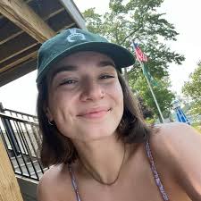 ella (@ella.brzezinski) • Instagram photos and videos