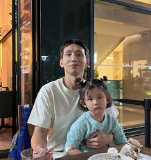 ポン・テギュ、そっくり娘との「親子ショット」公開…似すぎてほっこり-Chosun Online 朝鮮日報