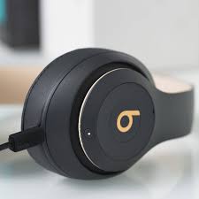 If it doesn't flash, it may have. Beats Keeps Using Cables That Aren T Supported By Apple S New Computers The Verge