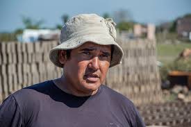 🫱🏼‍🫲🏾Junto al Concejal @matias.ces nos reunimos con ladrilleros y  ladrilleras del Paraje Km2 entre #Lapachito y #LaVerde a quienes escuchamos  sobre las problemáticas que atraviesa el sector. 👉🏼 El sector se encuentra