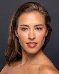 Lucy Ebeling's Instagram, Twitter & Facebook