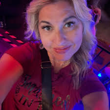 Yes, I know — it's farrr too early 😮‍💨 But how stinkin' cute 🎄 Those  vests are fiiiiinally back