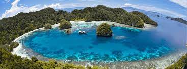 Banyuwangi memang tak bisa dipandang sebelah mata, terlebih beberapa destinasi wisatanya yang mulai dikembangkan dan dipromosikan. Tiket Masuk Teluk Biru Banyuwangi Banyuwangi Merdeka Com Menikmati Serunya Perjalanan Ke Teluk Banyu Biru Cuma Rp 200 Ribu Pantai Teluk Biru Salah Satunya