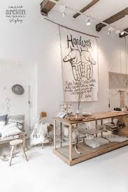 Su interior inspira orden y amplitud. La Garbatella Love Tiendas Con Encanto Nordico Tiendas Decoracion Interiores De Tienda Ideas De Diseno De Interiores