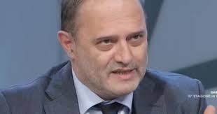 Dario, il figlio di andrea romano, era affetto da una. Franco Bechis E Il Figlio Di Andrea Romano Senza Sepoltura L Agghiacciante Risposta Ama Cremato Non Urgente Libero Quotidiano