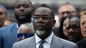 Poll: 65% of Chicagoans oppose sending in National Guard to fight crime