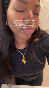 extra layer of warmth AND snatching your waist??!!! 2 FOR 1 SPECIALLLLL  (you should also be in the gym as well😭)