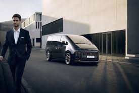 Hyundai has now to show everything off, the all new staria mpv. æœ€æŽ¥è¿'å¤ªç©ºèˆ¹çš„ç§»å‹•è¼‰å…· Hyundai Staria Staria Premium è¶…ç¾å¯¦mpv å…¨çƒé¦–ç™¼ Carstuff äººè»Šäº‹