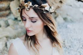 Non c'è una regola precisa per scegliere il modello giusto, l'importante è che il vestito si adatti a questa particolare occasione, che non risulti scomodo alla sposa, protagonista di una cerimonia. Abiti Da Sposa Spiaggia Economici E Non Ecco Tutti I Piu Belli