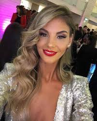 Azi vei primi veşti de la nişte prieteni din străinătate. Video Paparazzi Bomba Sexy De La Prietenii De La 11 RefuzatÄƒ In PlinÄƒ StradÄƒ SoÅ£ul Ei A Asistat La Intreaga ScenÄƒ