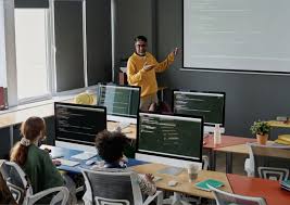 El docente 'tradicional', principal muro de contención contra la innovación  digital en el aula - Éxito Educativo