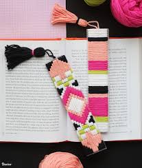 Kağıt ile kolay ve adım adım kitap ayracı yapılışı merhaba arkadaşlar, 2 ye 1 oranındaki dikdörtgen bir kağıtla kolayca kendi. Plastik Kanvas Ile Kitap Ayraci Mimuu Com