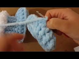 Kadife Ipten Puskullu Bebek Panduf Bot Yapimi 6 12 Aylik Bebekler Icin Crochetbooties Youtube Bebek Ccedil Izmeleri Kadife Bebek Bot