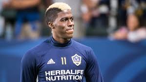 Zardes (born september 2, 1991) is an american professional soccer player who plays as a forward for the columbus crew of major league soccer and the united states national team. Galaxy Trade Zardes To Crew For Kamara Tsn Ca
