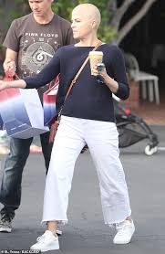 Selma blair beitner is an american actress. Selma Blair Goes To Friends Lunch As She Prepares For A Special Moment She S So Looking Forward To Daily Mail Online