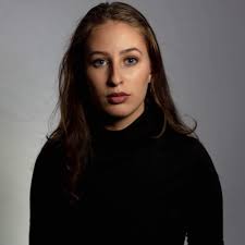 Melody McKenzie as Sarah