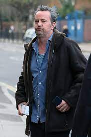 Matthew perry has used his adorable dog alfred to share a rare glimpse inside his new home with friends star matthew perry recently moved home, and the actor has the most beautiful house and. Schock Foto Aufgetaucht Friends Star Matthew Perry Kaum Wiederzuerkennen Ok Magazin