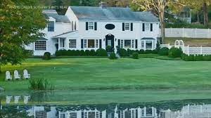 3:32 pm et sun, 14 march 2021. Exclusive Tour Of Gov Cuomo And Sandra Lee S Home Now Up For Sale