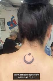 Bu pin'i ve daha fazlasını tattoo hera tarafından oluşturulan dövme modelleri panosunda bulabilirsiniz. Ay Yildiz Dovmesi 8648 Tattoo Dragos