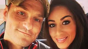 Sjajna poruka podrške za Miočića; Odmah nakon borbe javila se njegova  supruga