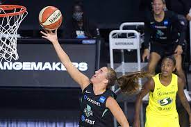 1 overall pick in the 2020 wnba draft, tied the game with two made free throws with 21.8 seconds left. Sabrina Ionescu With 12 Points 6 Rebounds 4 Assists In Wnba Debut Oregonlive Com