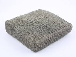 Our knit wire diameter is commonly range from 0.11mm to 0.35mm. Many Layers Of Knitted Wire Mesh Form The Filter Element Knitted Wire Knitted Machine Knitting