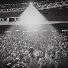 He has two half sisters and a half brother. Chester Bennington Chesterbe Twitter