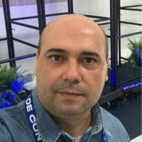 300+ perfis com “Medeiros”