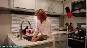 ELi Lavaboya Takılan Üvey Annemin Körpe Götünü Siktim