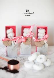 Inexpensive Wedding Favors Wedding Favours Canada Ideas For Favours Wedding 20190117 Weddin With Images Donut Wedding Favors Wedding Gift Favors Wedding Favor Sayings