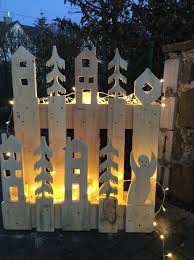 Paletten Upcycling Coole Diy Deko Zu Weihnachten Paletten Deko Fur Haus Garten Und Weihnachten In 2020 Paletten Deko Weihnachten Paletten Weihnachten Palette Deko