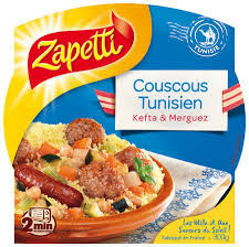 Composé de semoule roulée cuite à la vapeur et assaisonnée d'un bouillon, seuls les agréments diffèrent. Couscous Tunisien Kefta Merguez Kauf Online
