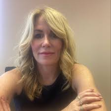 Will pheromones from larvae and capped brood from a different queen confuse  the colony?