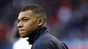 « l'ambition, c'est l'endroit vers lequel on se sent capable d'aller. Forvard Pszh Kilian Mbappe Ugrozhal Zashitniku Barselony Zhordi Albe Vo Vremya Matcha Ligi Chempionov Eurosport