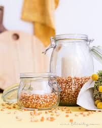 Statt ständig neue knete zu kaufen, können sie zusammen mit den kindern bunte knete selber machen. Diy Windlichter Mit Mais Naturliche Herbstdeko Selber Machen Filizity Com Diy Blog Aus Dem Rheinland