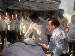 Raj shrikant thackeray (born swararaj shrikant thackeray; Bhavika Jain On Twitter Mns Chief Raj Thackeray Bids Final Farewell To His Beloved Pet Dog Bond Bond Passed Away On Wednesday Afternoon Toimumbai Https T Co Cjry57d15s