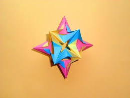 что можно сделать из цветной бумаги на новый год Origami Volchok Vertushka Ili Yula Iz Bumagi Prostaya Podelka I Ochen Effektnaya Igrushka Dlya Detej I Vzroslyh Takzhe Etu Pod Origami Roza Origami Ryba 3d Origami