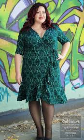 Real Curve Cutie Stephanie 5 7 And A Size 2x Models Our Plus Size Flirty Flounce Wrap Dress For Canadian Boutiqu Fashion Plus Size Outfits Plus Size Dresses