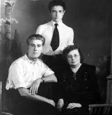 Вадим бероев родился в осетинском селе хумалаг под бесланом. Vadim Beroev Korotkaya Sudba Legendarnogo Majora Vihrya Vkus Populyarnosti