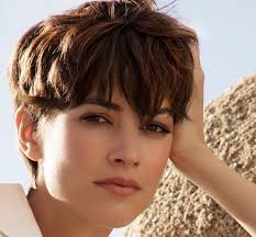 Ecco dunque i tagli capelli corti donna 2019, di tendenza in questa stagione estiva. Tagli Capelli Corti Primavera Welcome Back Bob Glamstyler