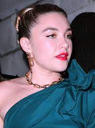 Sissy nicole inks a contract and shops for bras in person. Chicago Film Critics Association Award For Best Supporting Actress Wikipedia