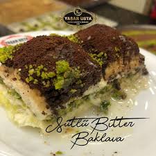 Diyarbakır'da çok güzel yapmaktalar ve yaz aylarında en çok tüketilen tatlı. Sutlu Bitter Baklava Sevmeyeni Var Mi Cikolata Sevenler Icin Yeni Bir Tat Adeta Yeni Bir Tat Duyunuzun Oldugunu Kesfedeceksiniz Sutlubi Gida Tatli Cikolata