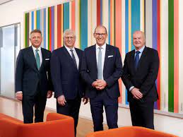 R+v versicherung, union investment, bausparkasse schwäbisch hall) zusammen. Bilanz 2020 Vr Bank Wird Digitaler Und Baut Weiter Personal Ab Starnberg