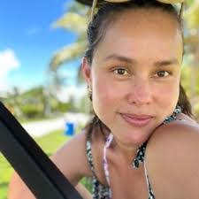 Anna Enger's Instagram, Twitter & Facebook