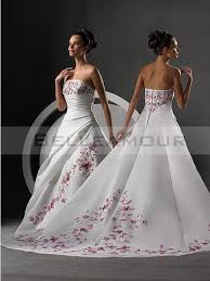 Robe de mariée blanche à prix imbattable ! 16 Robe De Mariage Mariee Blanche Et Rouge Ideas