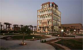 جامعة بيشة جامعة سعودية حكومية تقع في محافظة بيشة التابعة لمنطقة عسير جنوب المملكة العربية السعودية، أنشأت الجامعة بناءً على أمر عبد الله بن عبد العزيز آل سعود في 2 جمادى الآخرة 1435 هـ الموافق 3 أبريل 2014. Ø§Ù„ØµÙØ­Ø© Ø§Ù„Ø±Ø¦ÙŠØ³ÙŠØ©