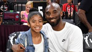 Dans tous les cas, que le premier contact ait lieu à 1 an, 3 ans ou 5. Deces De Kobe Bryant Gianna Sa Fille De 13 Ans Etait Prete A Marcher Dans Les Pas De Son Pere Videos Le Soir