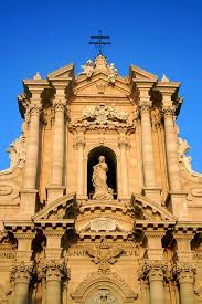 Οι συρακούσες είναι ιταλική πόλη της σικελίας που ιδρύθηκε από τους αρχαίους έλληνες. Siracusa Siracusa Italy