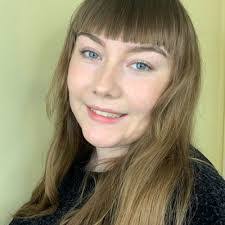 Noelle Ash's Instagram, Twitter & Facebook